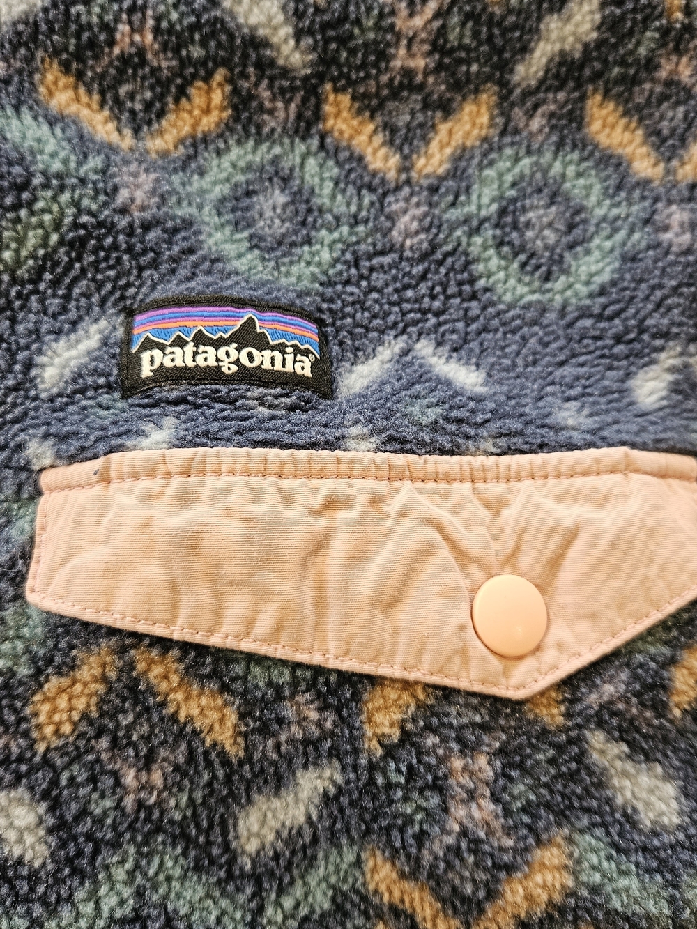 Patagonia Blue Patterned Snap-T Fleece Pullover W/ Pink Accents Size XL (Girls) - Picture 2 of 10